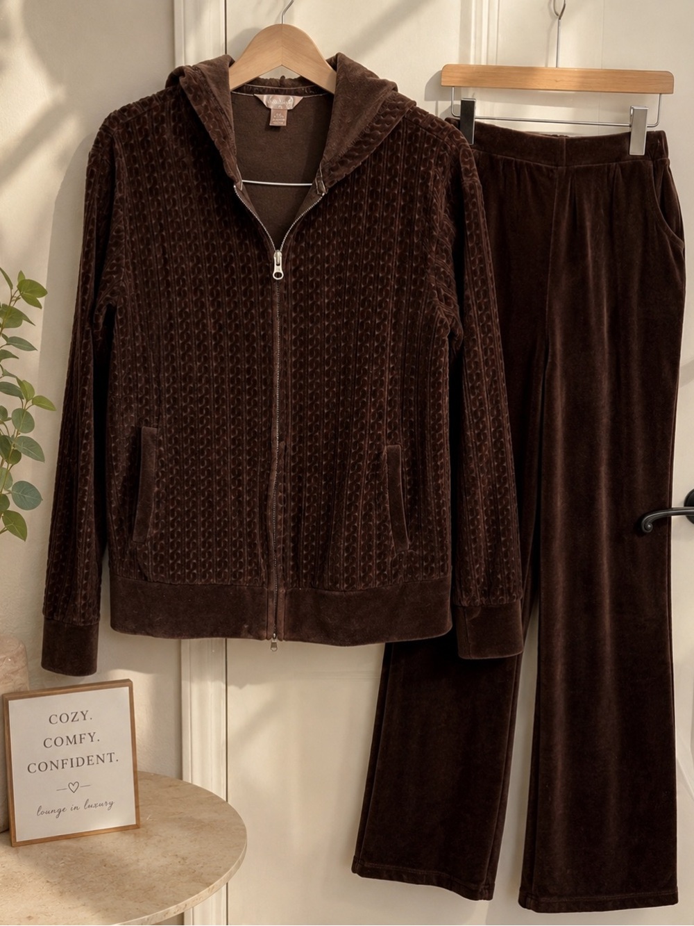 White Stag Brown Crewneck Top